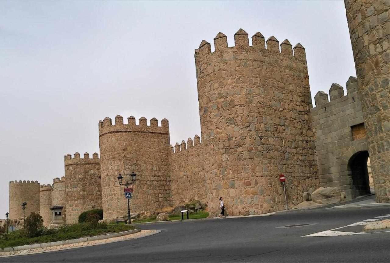 Ávila Casa Del Puente Muralla Homes מראה חיצוני תמונה